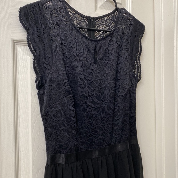 •NWT• Dressystar Lace Maxi Dress - Picture 3 of 15